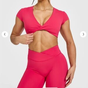 UNIFIED TWIST FRONT SHORT SLEEVE CROP TOP